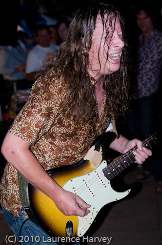 Innes Sibun on lead guitar