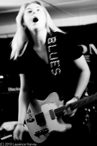 Joanne Shaw Taylor, guitar