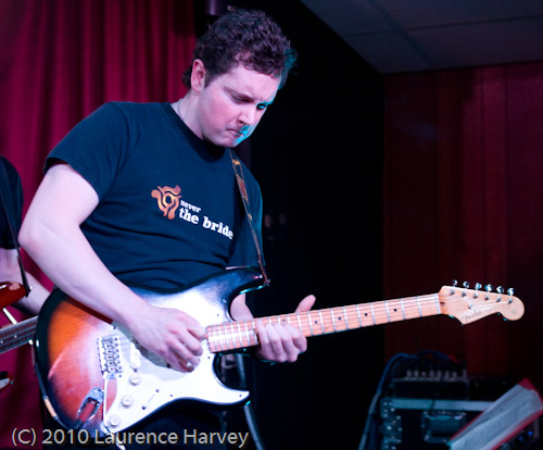 Stuart 'Sly' Dixon on lead guitar
