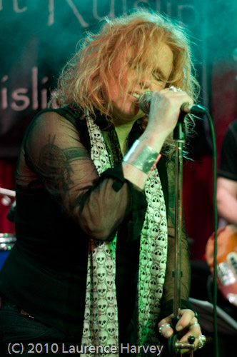 Nikki Lamborn, vocals