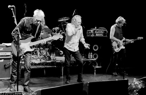 Robin Trower on guitar, Pete Thompson on drums, Glenn Letsch on bass & Davey Pattison on vocals