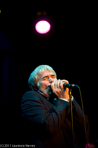 Son Maxwell on vocals & harmonica