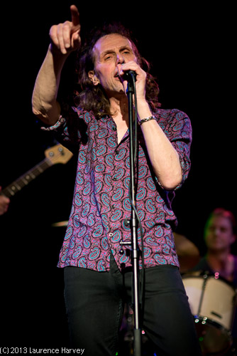 Geoff Grange on vocals