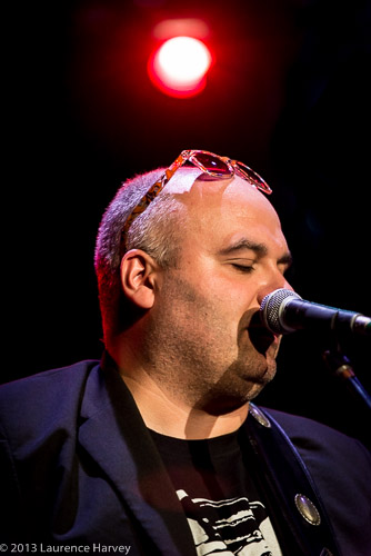 Phil Fernandez on guitar & vocals