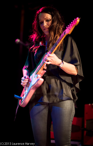 Erja Lyytinen on guitar & vocals
