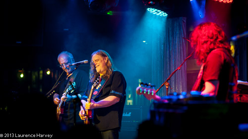 Gov't Mule on stage with guest guitarist Reeves Gabrels
