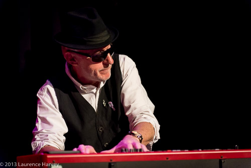 Ian Salisbury on keyboards
