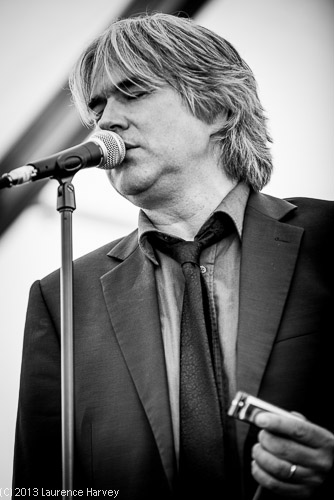 The Shufflepack - Son Maxwell on harp & vocals