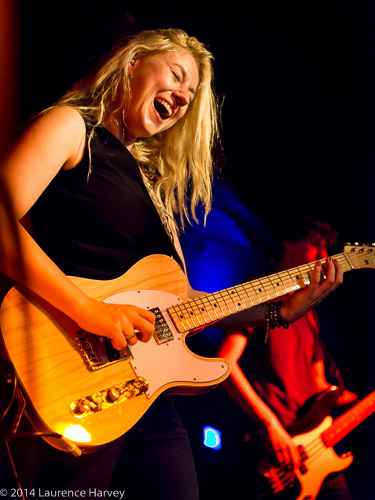 Joanne Shaw Taylor on guitar & vocals