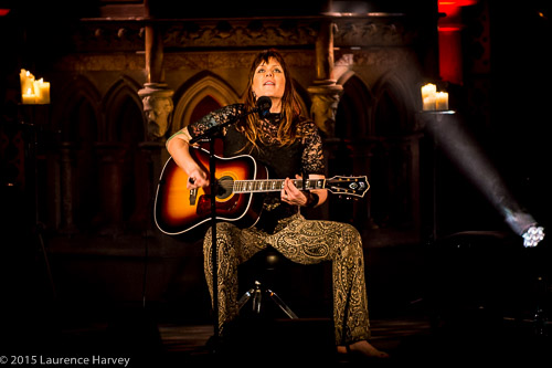 Beth Hart on vocals & acoustic guitar