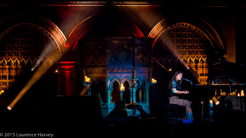 Beth Hart on vocals & grand piano