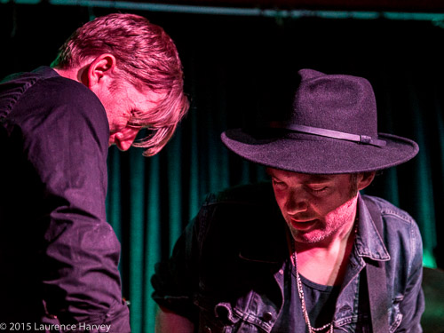 Dave Hanson & Martyn Goddard on guitars