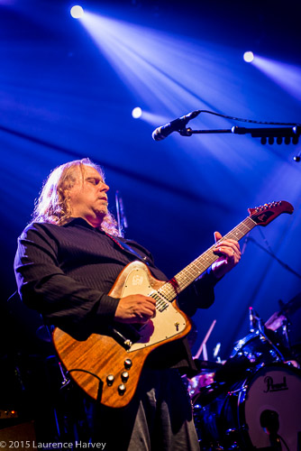 Warren Haynes on guitar & vocals