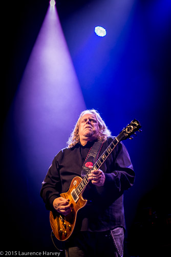 Warren Haynes on guitar & vocals