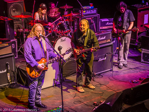 Gov't Mule on stage with guest, Elliott Randall