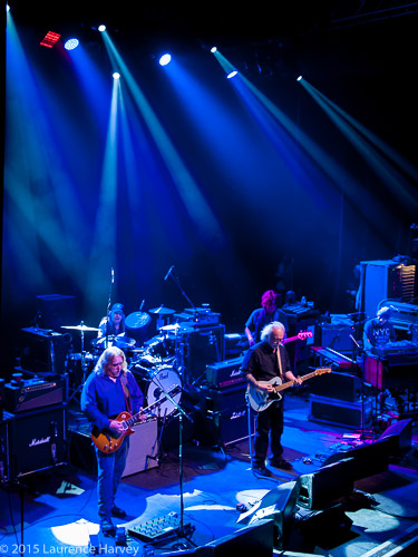 Gov't Mule on stage with guest guitarist Reeves Gabrels