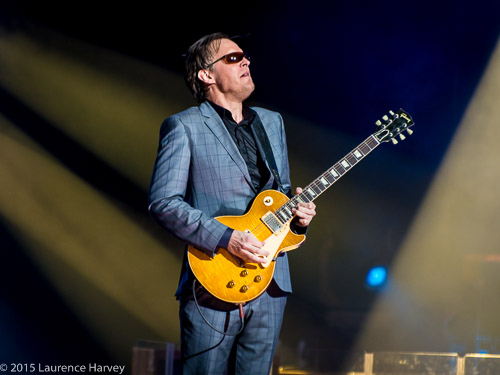 Joe Bonamassa on guitar & vocals