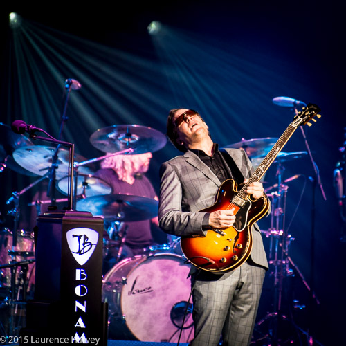 Joe Bonamassa on guitar & vocals