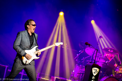 Joe Bonamassa on guitar & vocals