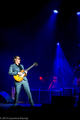 Joe Bonamassa on guitar & vocals