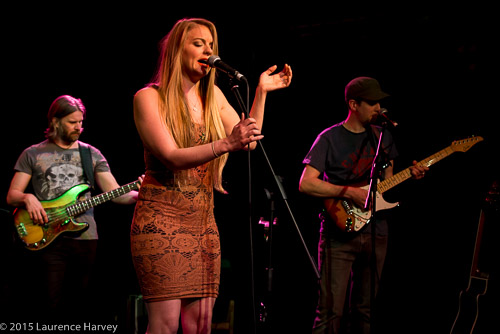 Jo Harman on vocals, Andy Tolman on bass & Nat Martin on guitar