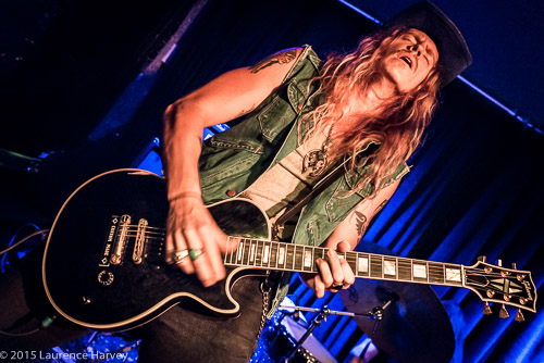 Jared James Nichols on vocals & guitar