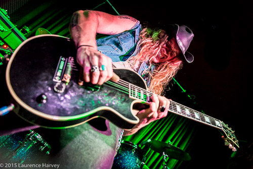 Jared James Nichols on vocals & guitar