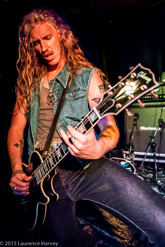 Jared James Nichols on vocals & guitar