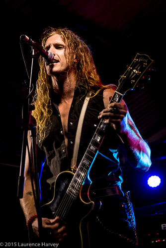 Jared James Nichols on vocals & guitar