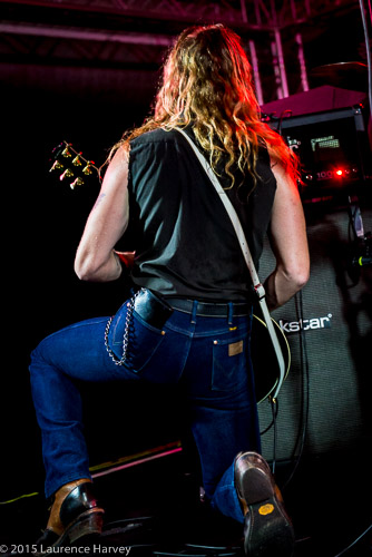 Jared James Nichols on vocals & guitar