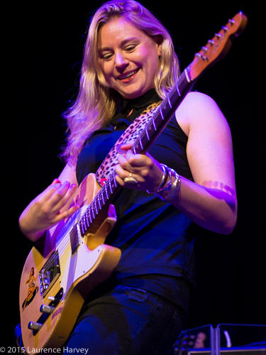 Joanne Shaw Taylor on guitar & vocals