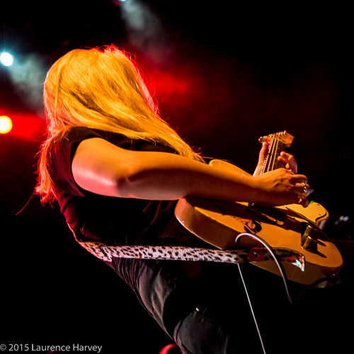 Joanne Shaw Taylor on guitar & vocals