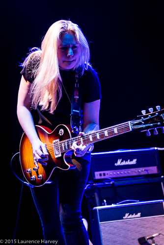 Joanne Shaw Taylor on guitar & vocals
