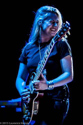 Joanne Shaw Taylor on guitar & vocals