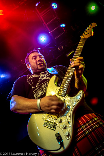 Alan Nimmo on guitar & vocals