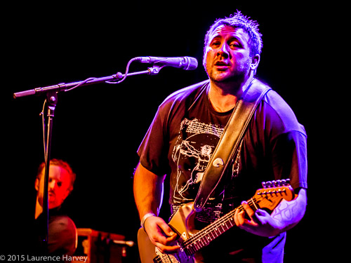 Alan Nimmo on guitar & vocals