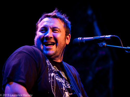 Alan Nimmo on guitar & vocals