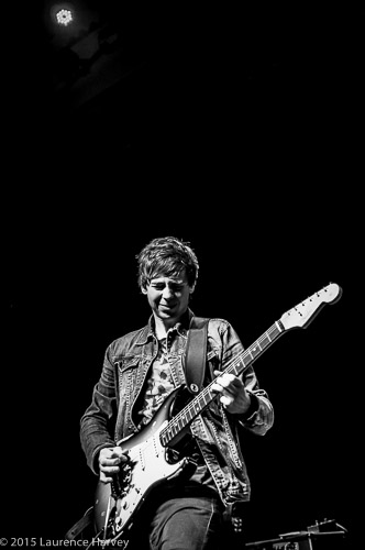 Laurence Jones on guitar & vocals