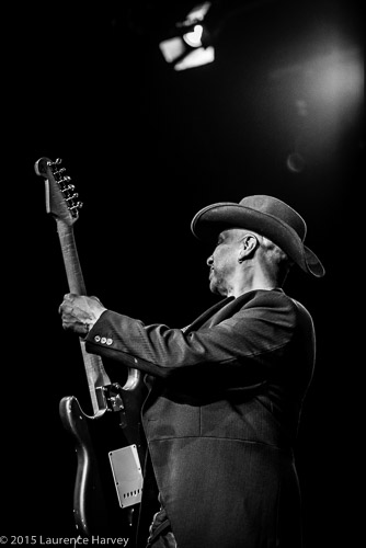 Marcus Malone on guitar & vocals