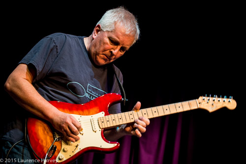 Bob Moore on lead guitar