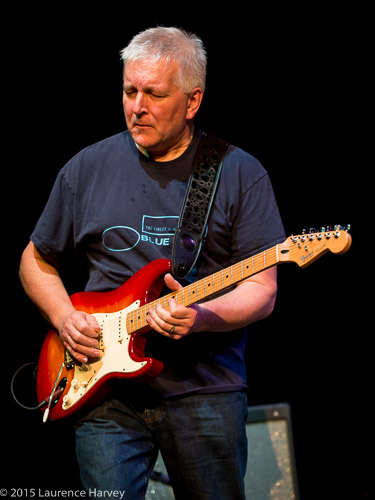 Bob Moore on lead guitar
