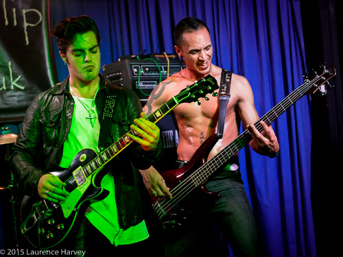 Virgil McMahon on vocals & guitar, Joel Wildgoose on bass