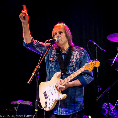 Walter Trout on guitar & vocals