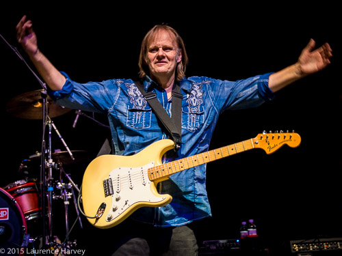 Walter Trout takes his bows