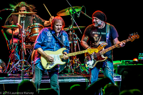 Walter Trout on guitar & vocals, Johnny Griparic on bass