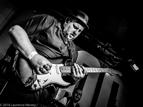 Big Boy Bloater on guitar & vocals