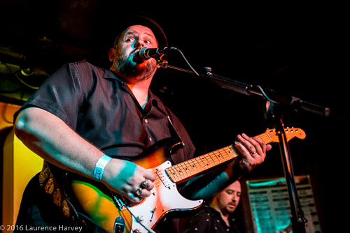 Big Boy Bloater on guitar & vocals