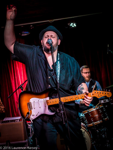 Big Boy Bloater on guitar & lead vocals