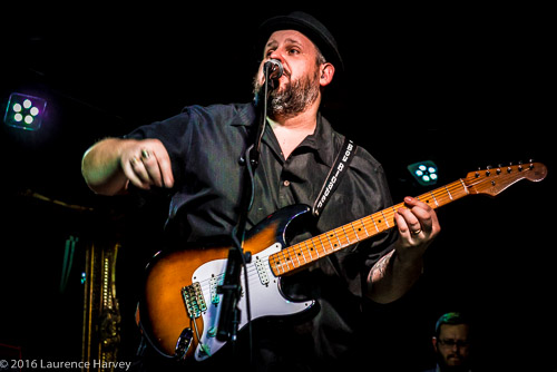 Big Boy Bloater on guitar & lead vocals