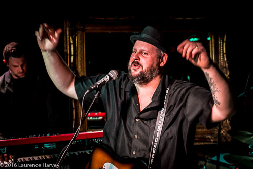 Big Boy Bloater on guitar & lead vocals